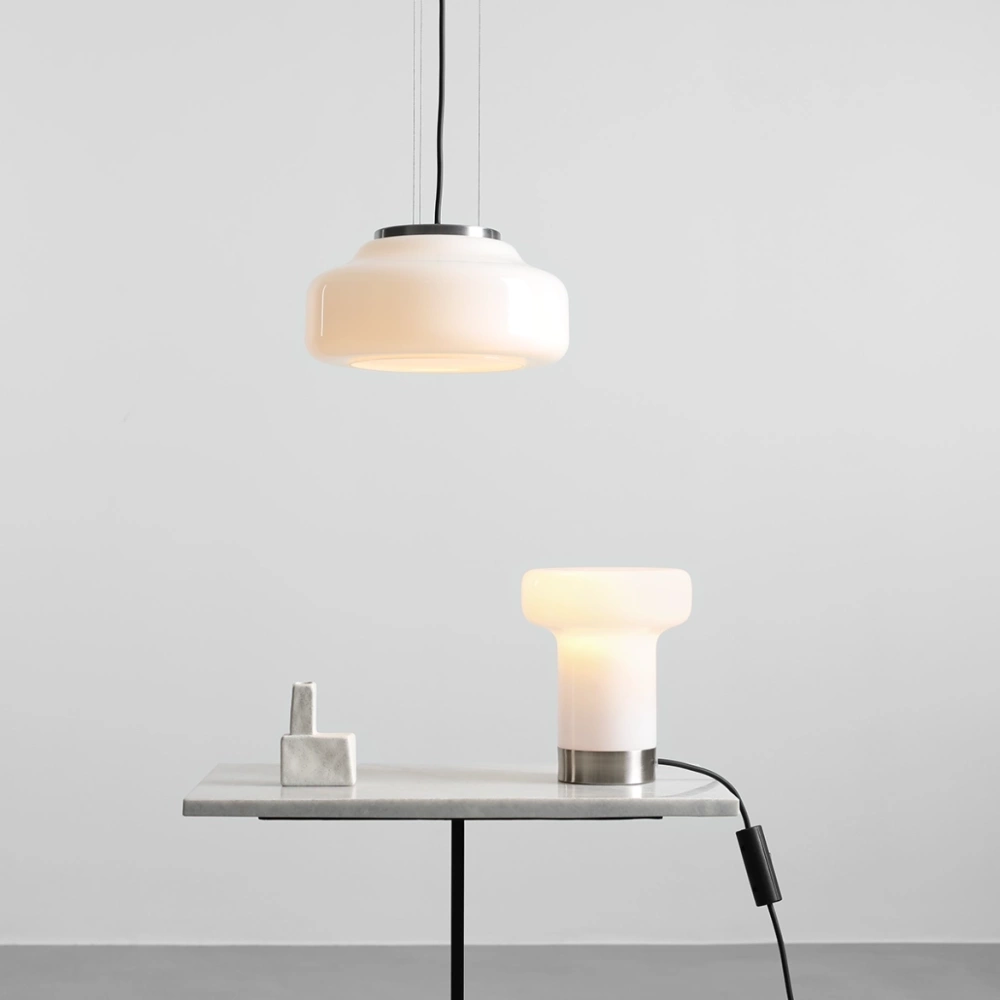 Artera :: Lampa wisząca Bonbon 2.0 Almond rozm. M śr. 25 cm biała / stalowe mocowanie