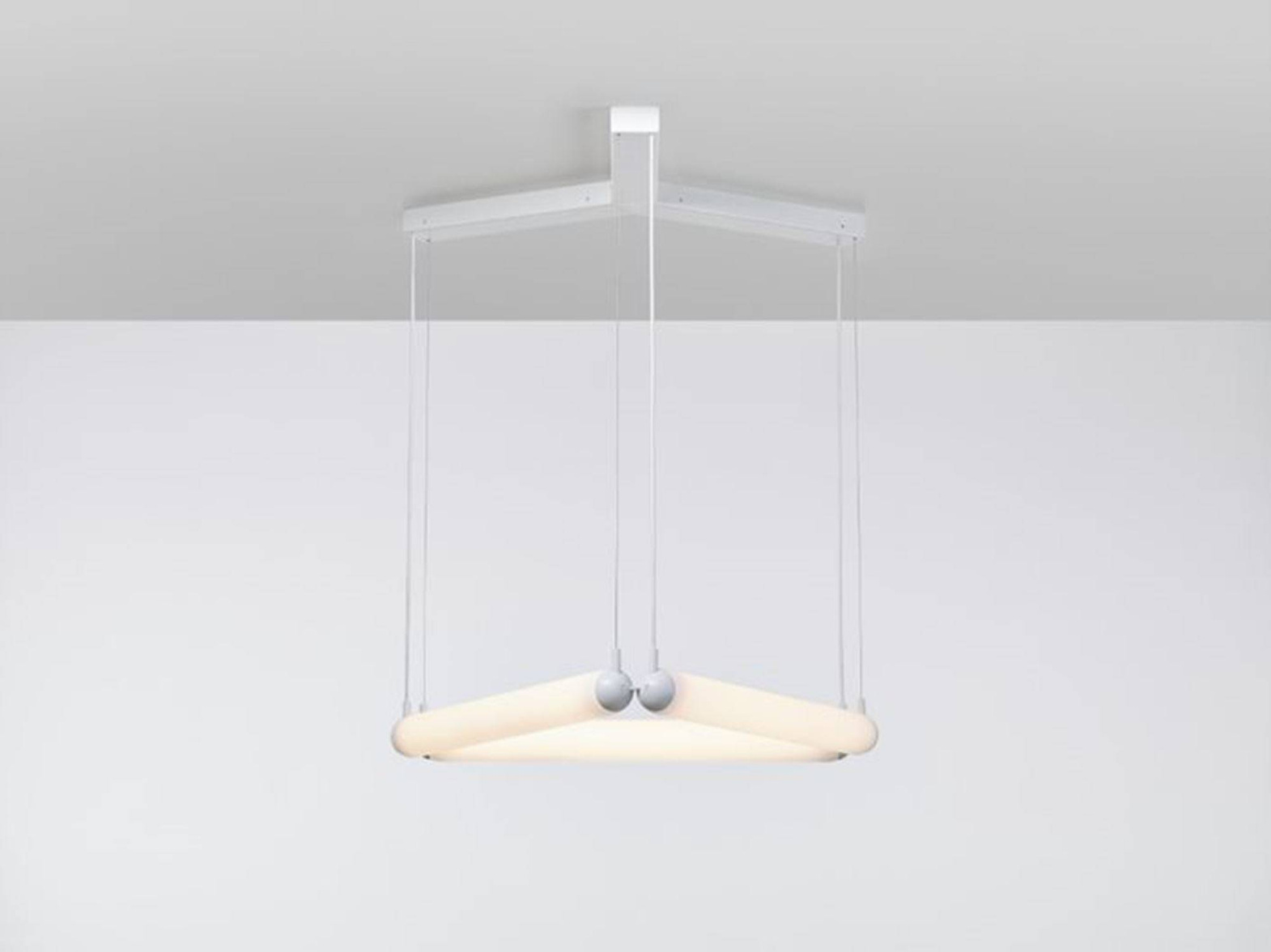 Brokis :: Lampa wisząca Puro Contour Triangle biała szer. 90 cm biała