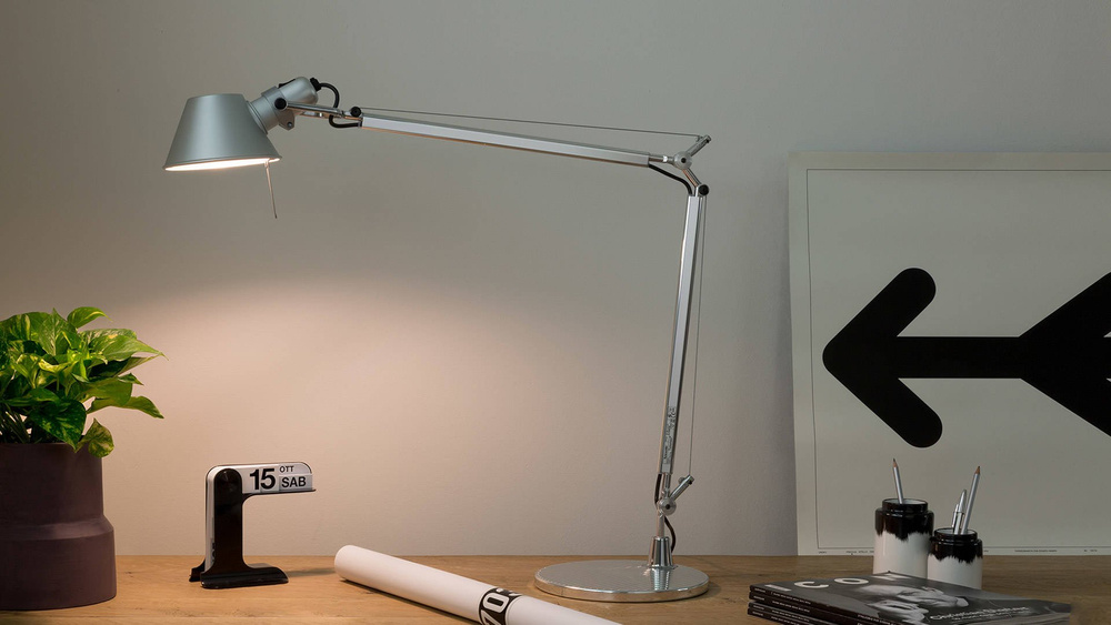 Artemide :: Lampa biurkowa Tolomeo Mini srebrna wys. 54 cm