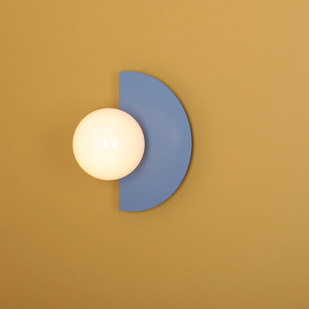 Artera :: Lampa ścienna / kinkiet Loop szer. 20 cm niebieski
