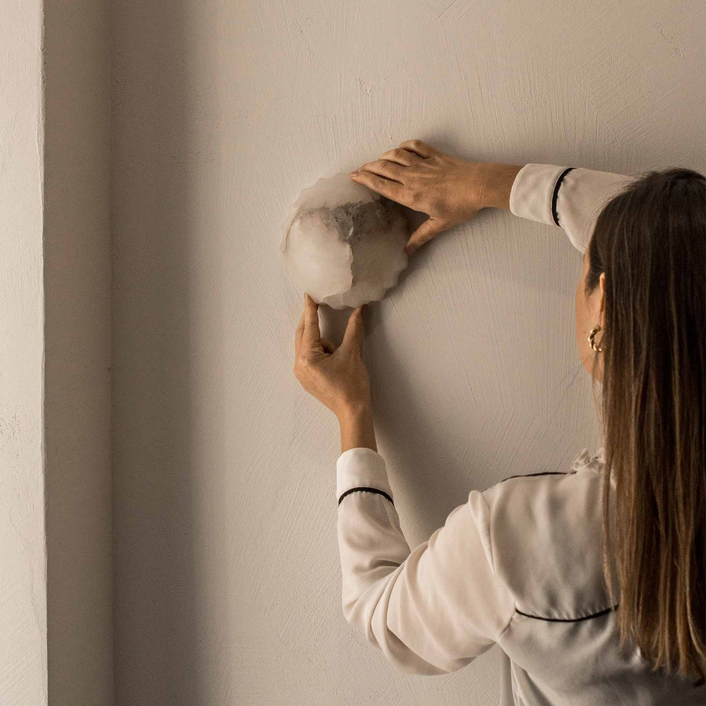 Embassy Interiors :: Lampa ścienna / kinkiet Elektra śr. 15 cm alabaster ze wzorem