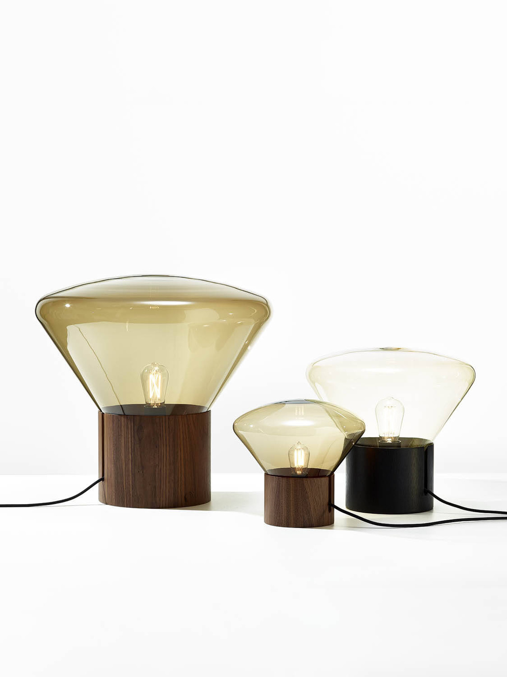 Brokis :: Lampa stołowa Muffins wys. 50,5 cm czarna