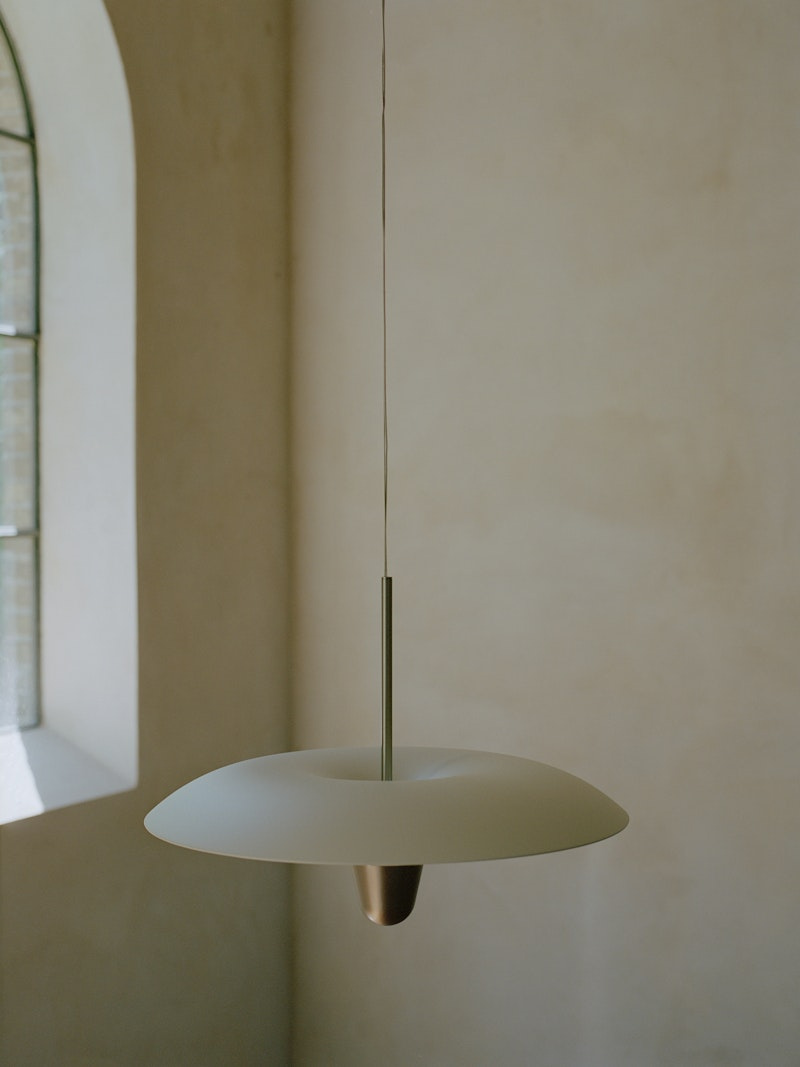 New Works :: Lampa wisząca Kantarell śr. 55 cm biała / nikiel 