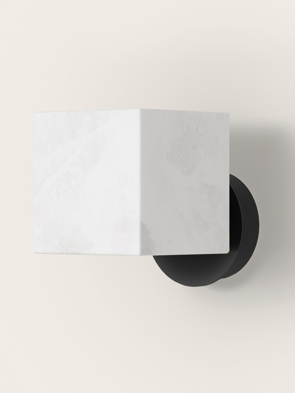 Aromas :: Lampa ścienna / kinkiet Cubic szer. 10 cm klosz alabaster / czarny metal