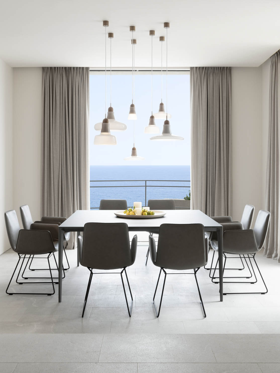 Brokis :: Lampa wisząca zewnętrzna Shadow śr. 10,8 cm srebrna