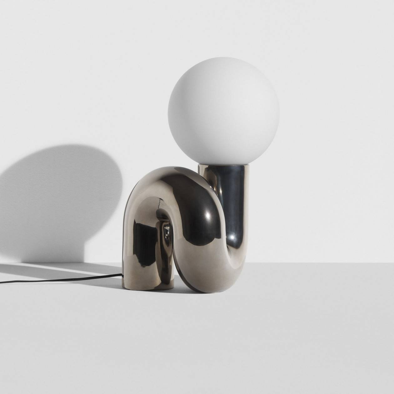 Petite Friture :: Lampa stołowa Neotenic rozm. L wys. 51 cm platynowa