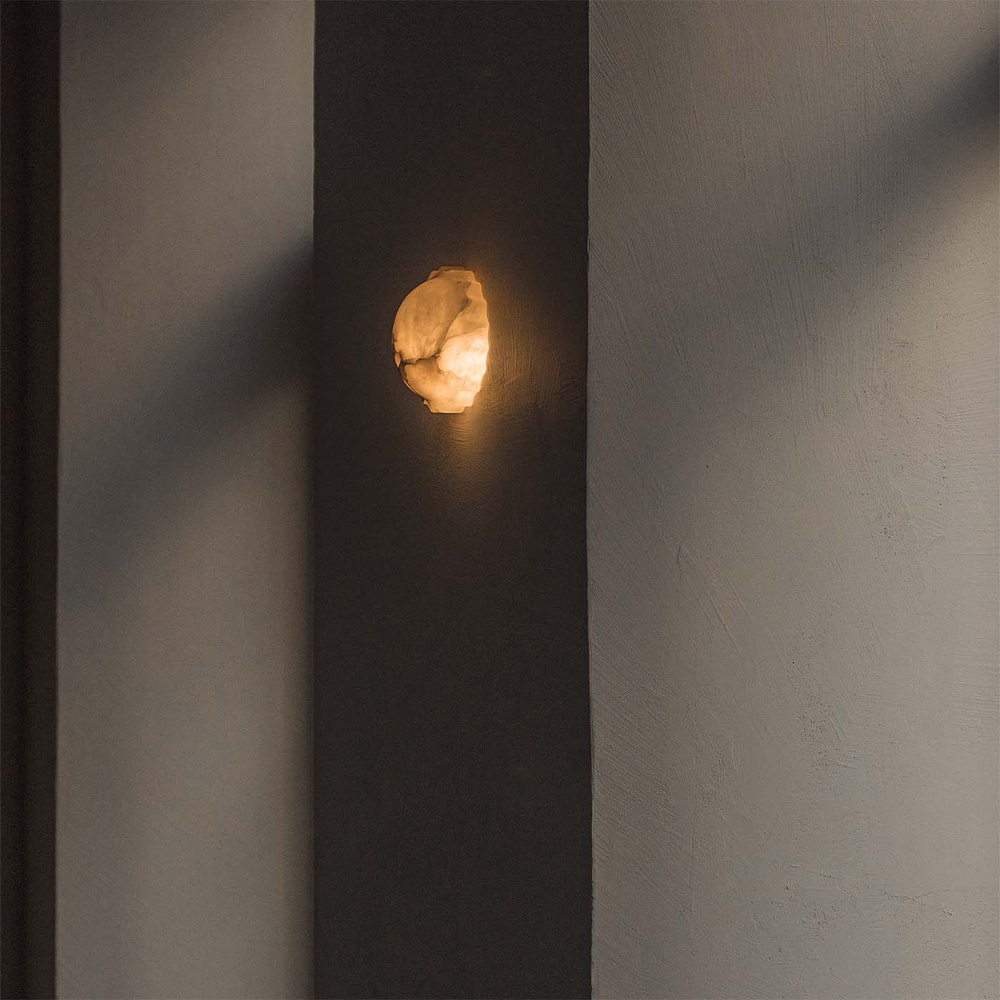 Embassy Interiors :: Lampa ścienna / kinkiet Elektra śr. 15 cm alabaster ze wzorem