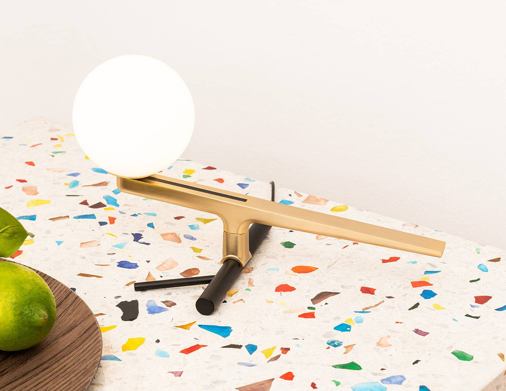Artemide :: Lampa stołowa Yanzi mosiężna wys. 16,3 cm
