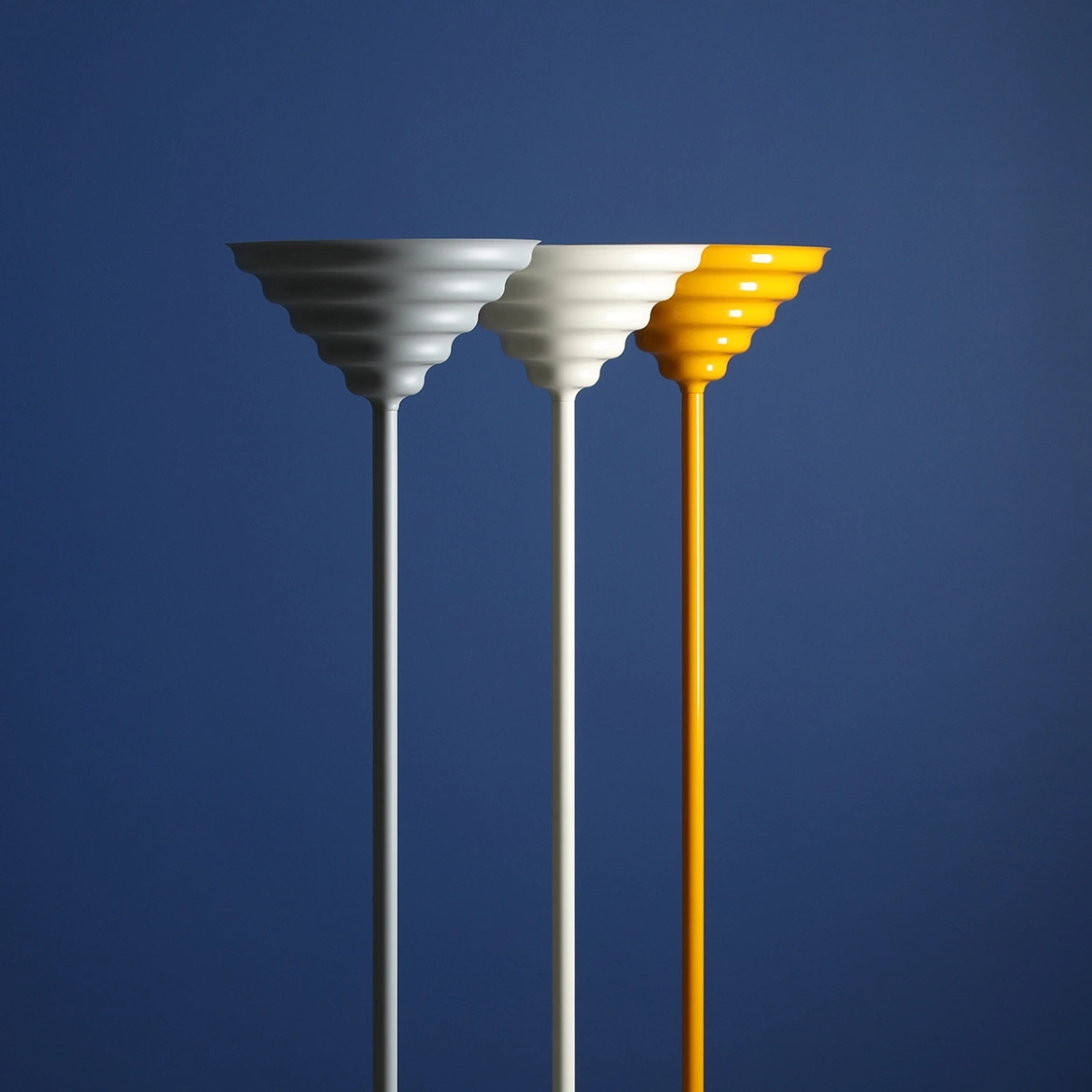 Artera :: Lampa podłogowa Fala L wys. 154 cm szara