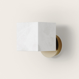 Aromas :: Lampa ścienna / kinkiet Cubic szer. 10 cm klosz alabaster / złoty metal