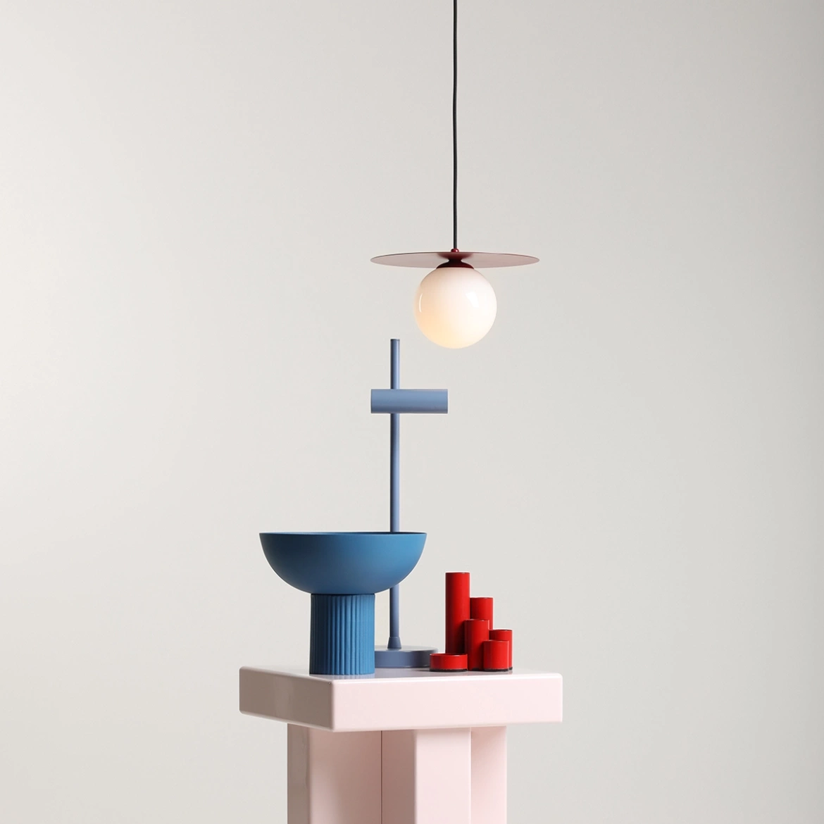 Artera :: Lampa wisząca Loop z bordowym dyskiem rozm. S