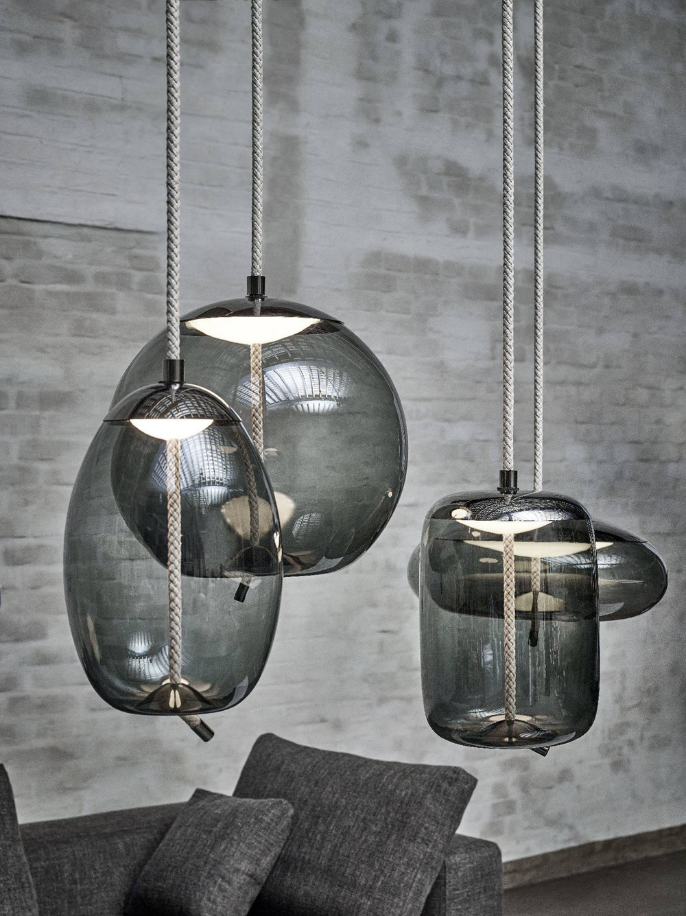 Brokis :: Lampa wisząca Knot Small Uovo śr. 18 cm czarna
