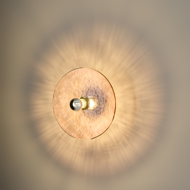 Aromas :: Lampa ścienna / kinkiet Nold śr. 30 cm różowy / złoty metal