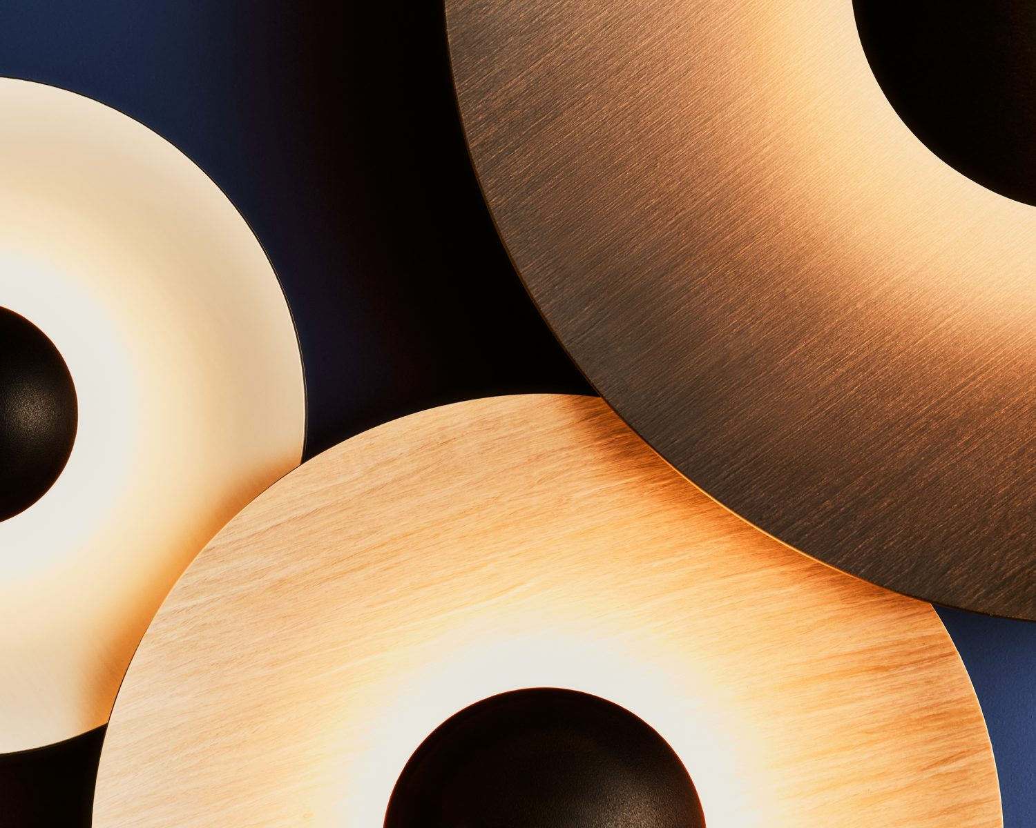 Marset :: Kinkiet / lampa ścienna Ginger śr. 32 cm dębowa