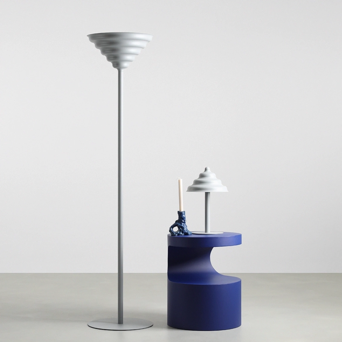 Artera :: Lampa podłogowa Fala L wys. 154 cm szara