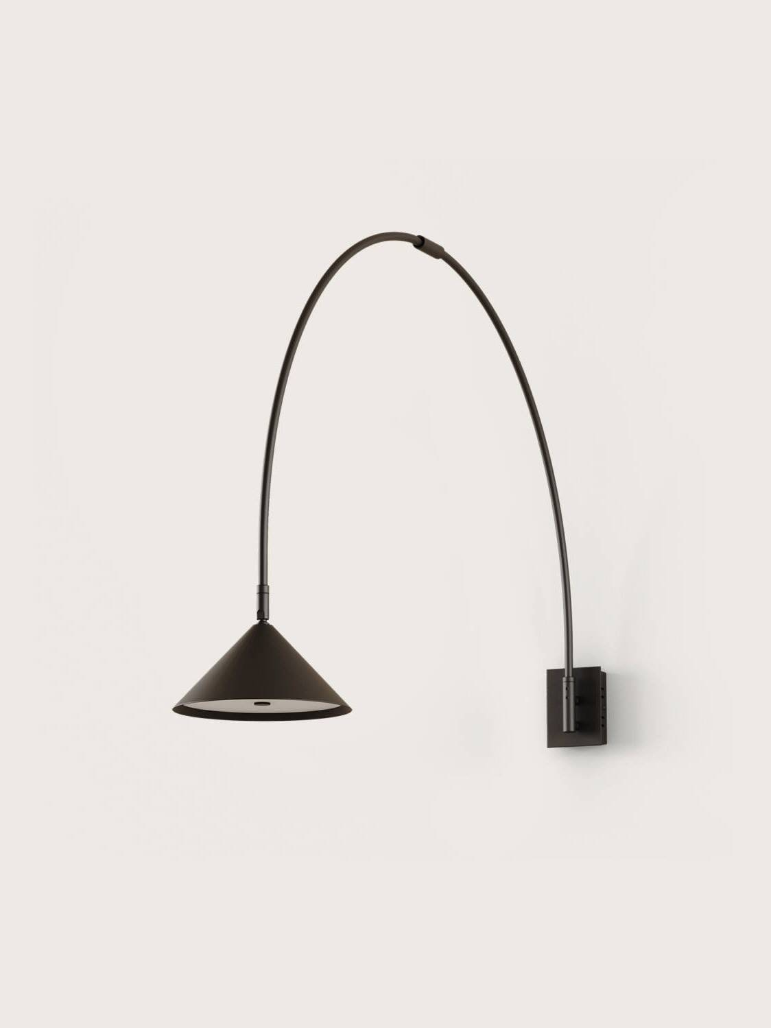Aromas ::  Lampa ścienna / kinkiet Hinoo czarna gł. 111 cm