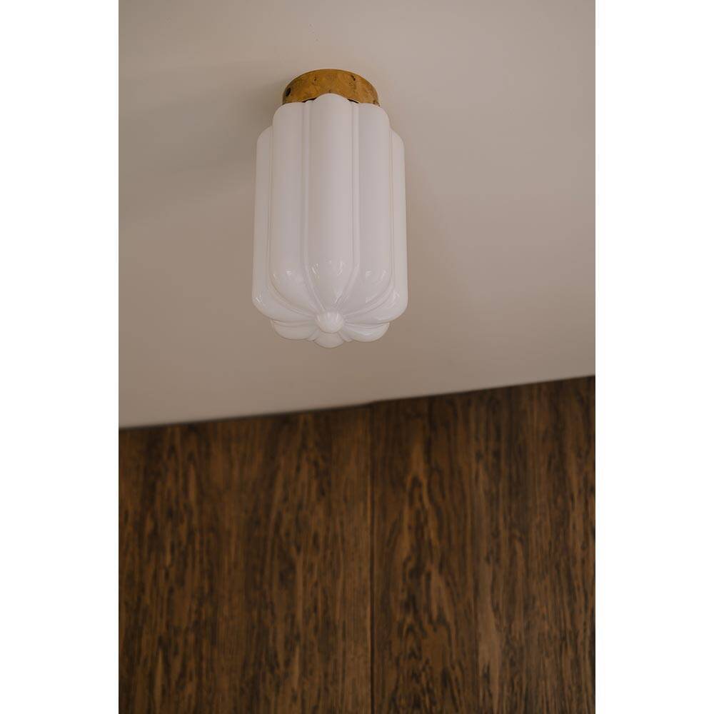 Embassy Interiors :: Lampa sufitowa / plafon Deco biało-mosiężny wys. 32,5 cm