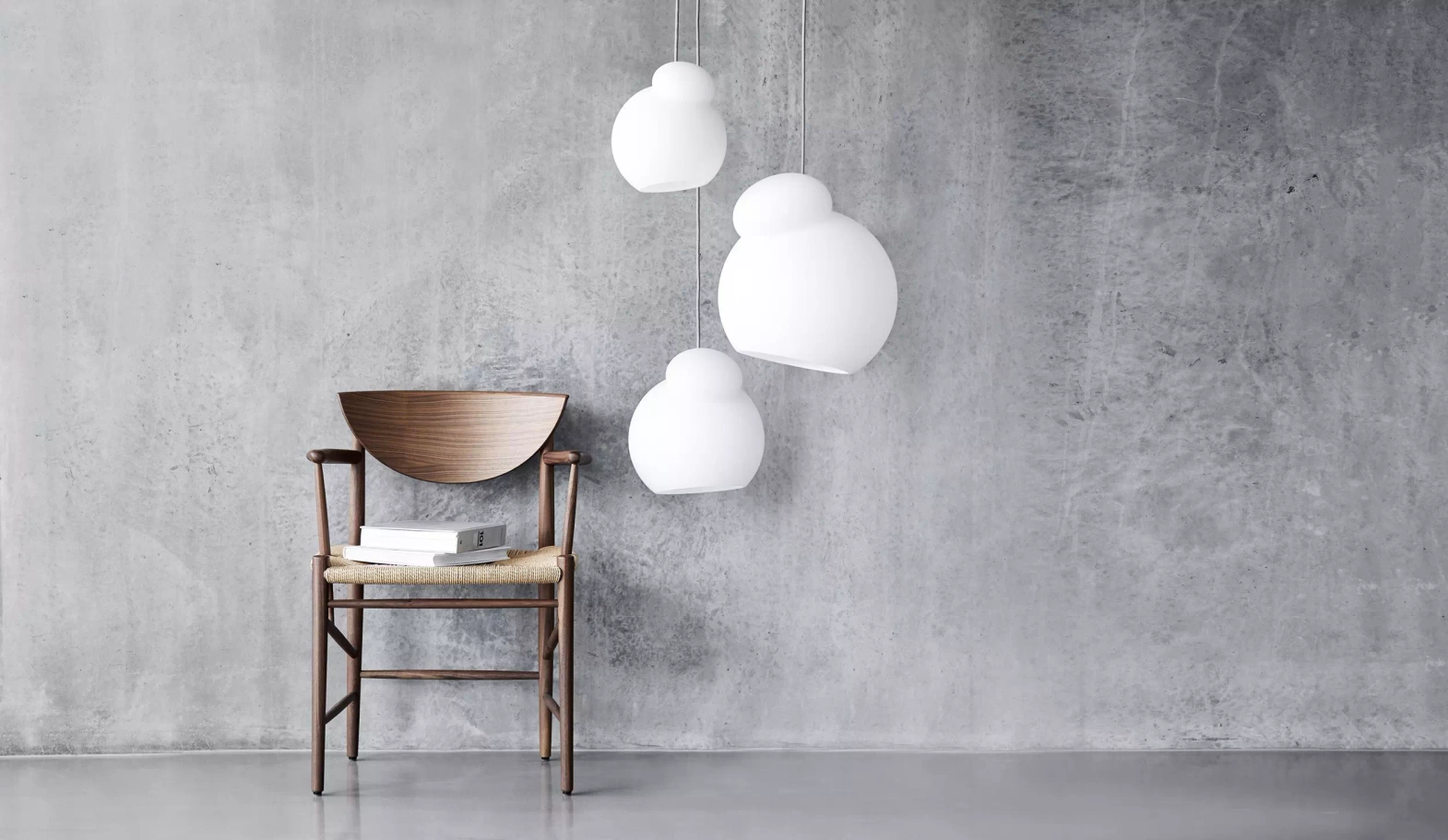 Frandsen :: Lampa wisząca Air Glass biała śr. 28 cm