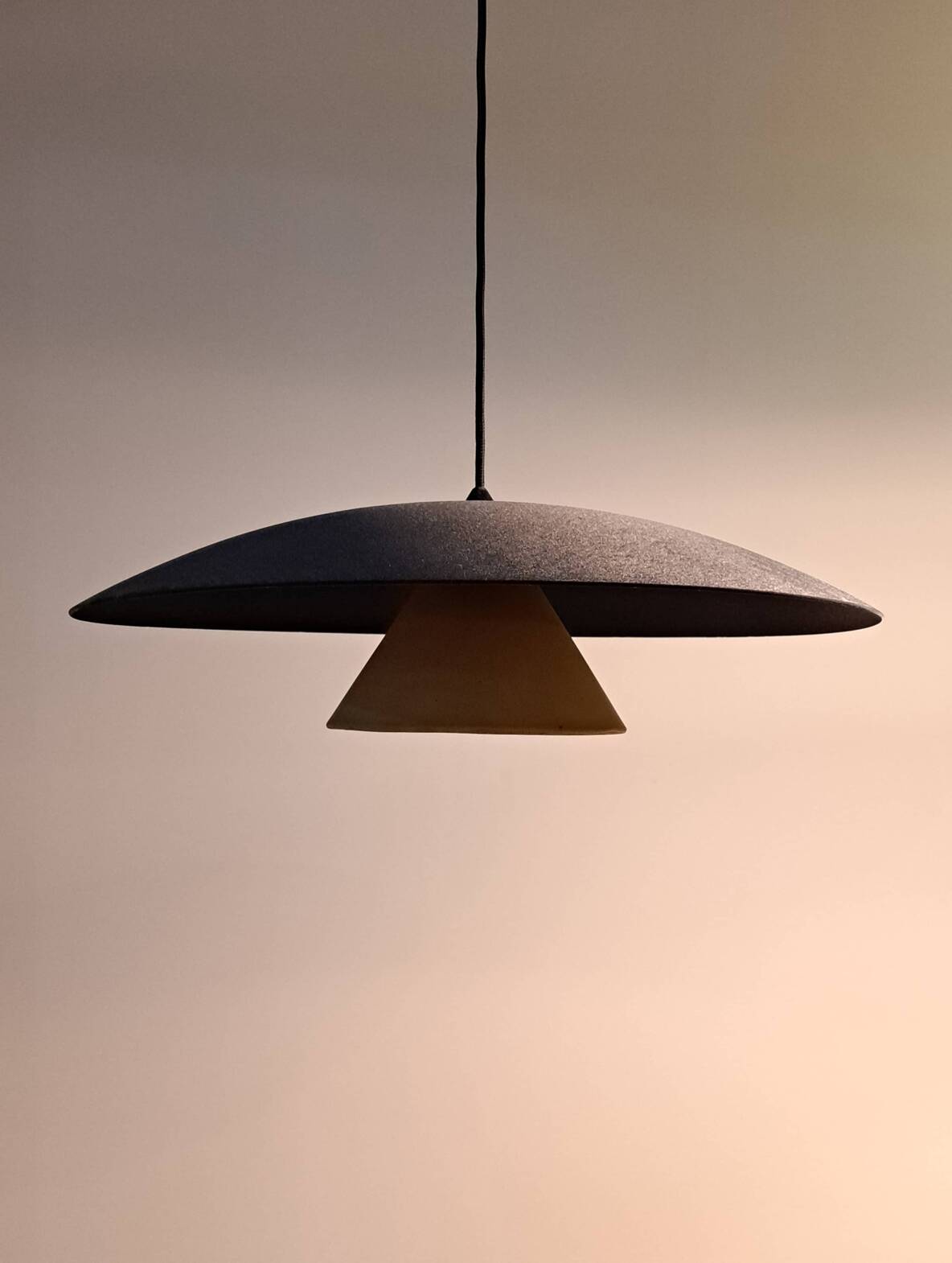 LOFTLIGHT :: Lampa wisząca Olemi Concrete Velvet śr. 60 cm antracytowo-żółta