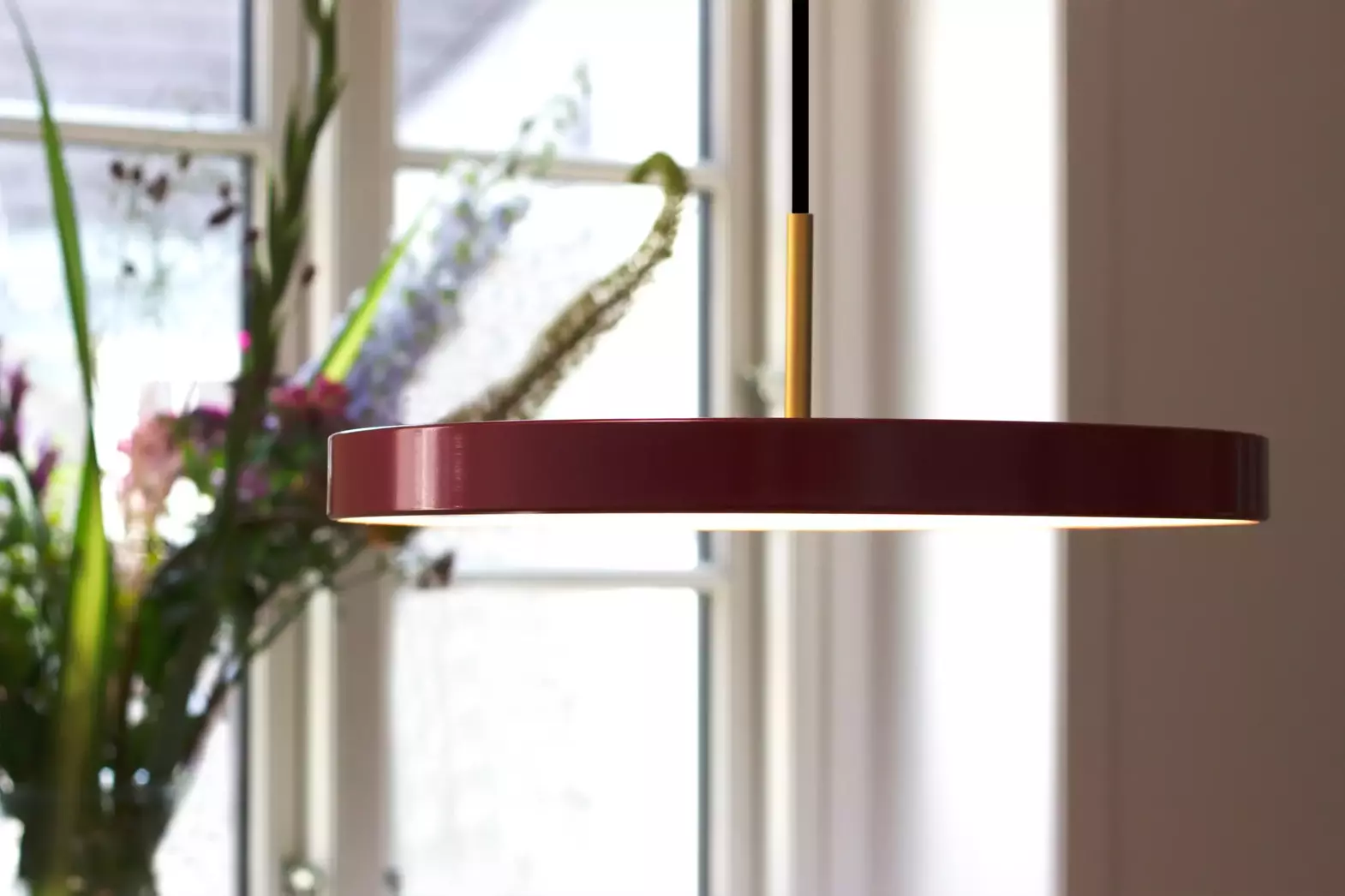 Umage  ::  Lampa wisząca Asteria Pearl czerwona śr. 43 cm