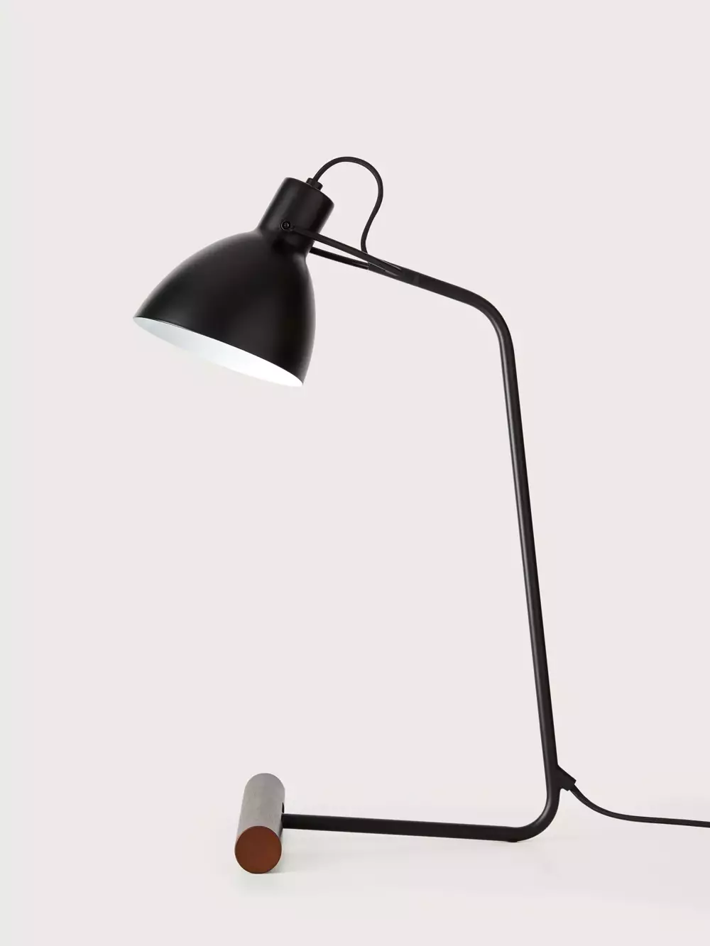 Aromas :: Lampa biurkowa Aito wys. 55.2 cm czarna