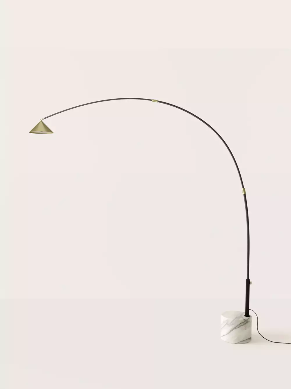 Aromas ::  Lampa podłogowa Hinoo wys. 200.3 cm złota