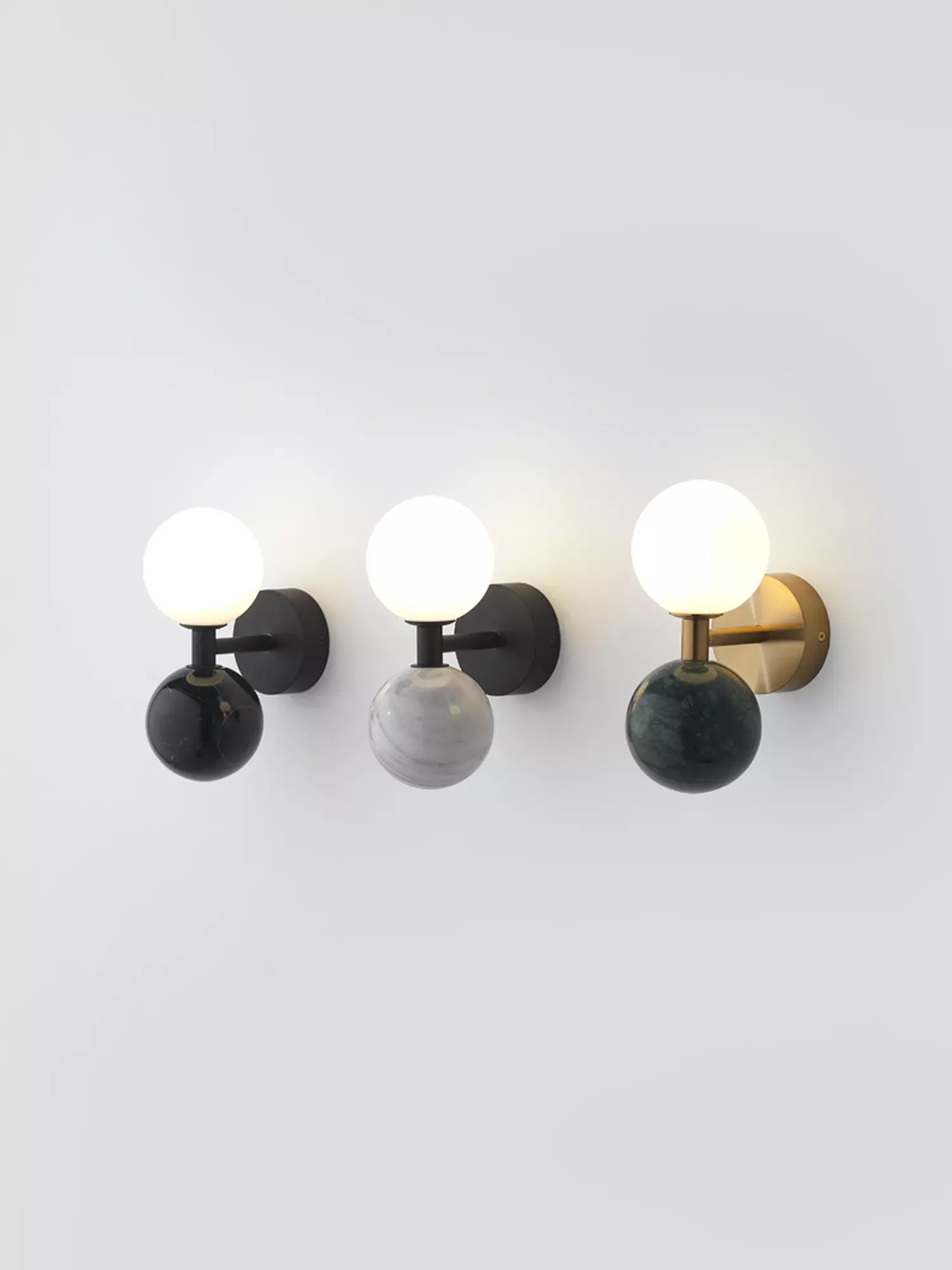 Aromas :: Lampa ścienna / kinkiet Dalt czarny marmur złoty metal wys. 23,2 cm