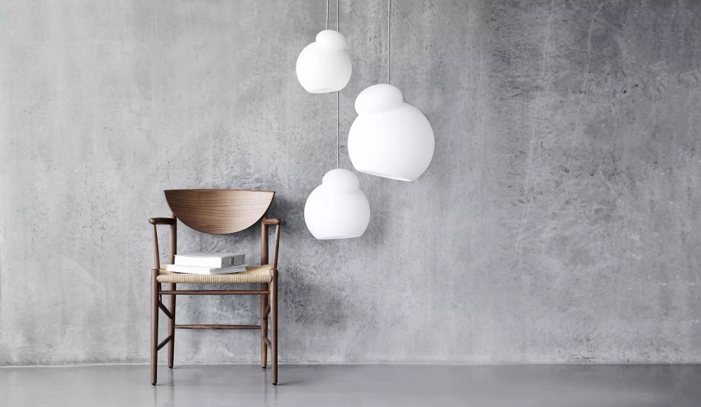 Frandsen :: Lampa wisząca Air Glass biała śr. 22 cm