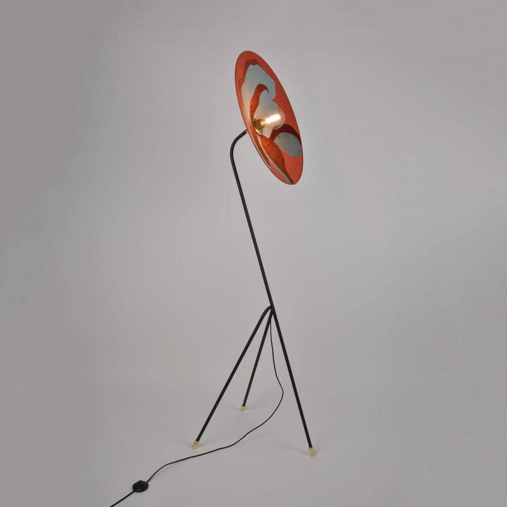 Market Set :: Lampa podłogowa Sonia Laudet Nostalgia Camélia czerwono-niebieska wys. 180 cm