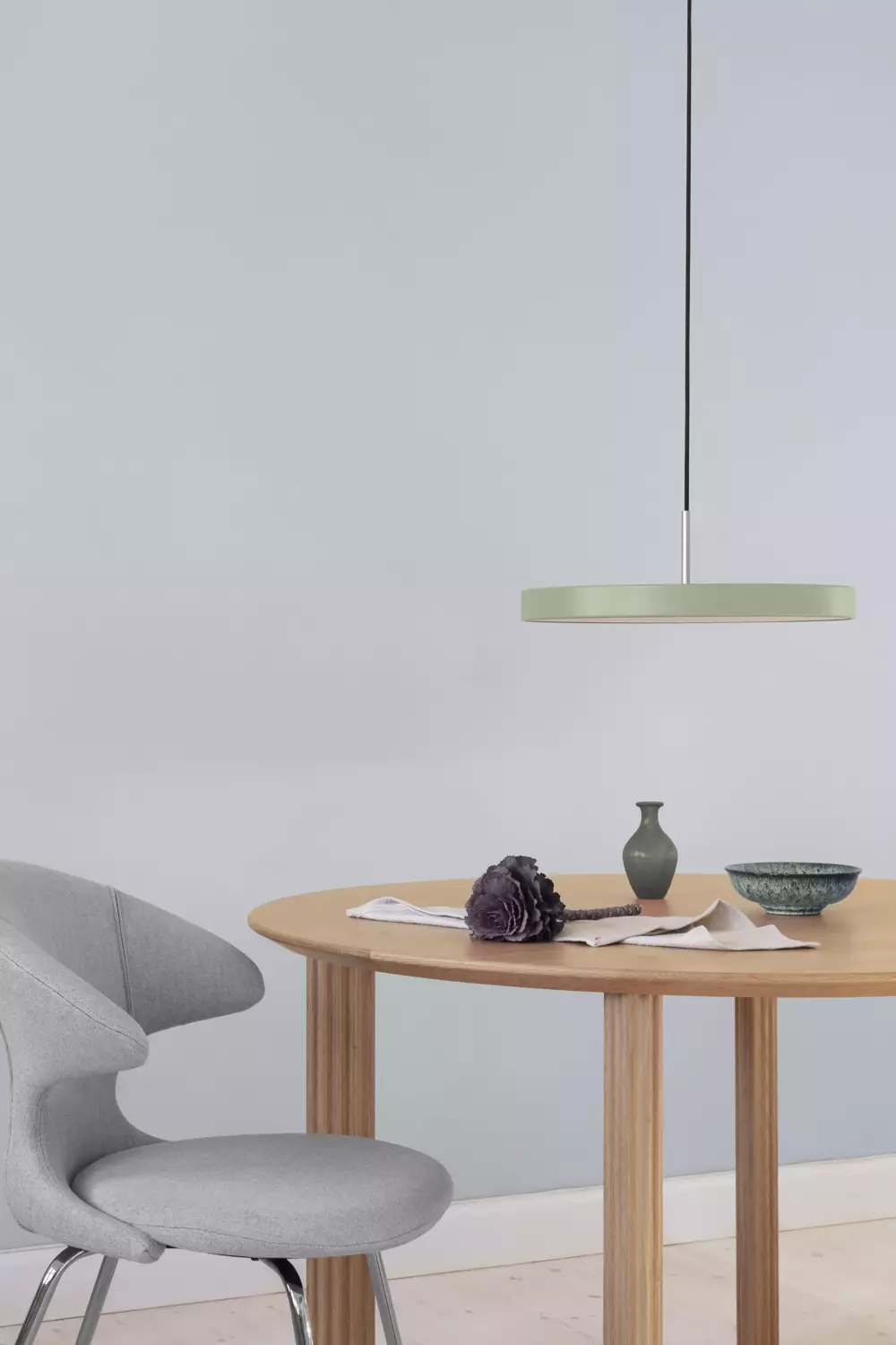 Umage  ::  Lampa wisząca Asteria Pearl oliwkowa śr. 43 cm